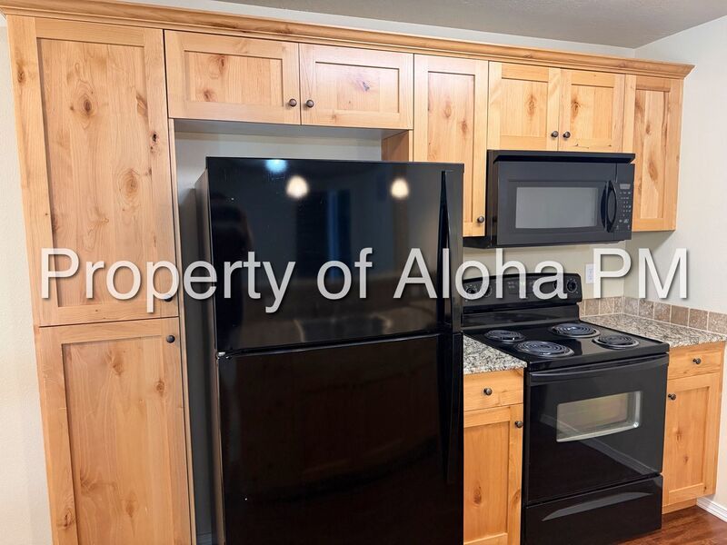 Conveniently located 2 bed 2 bath in Boise! property image