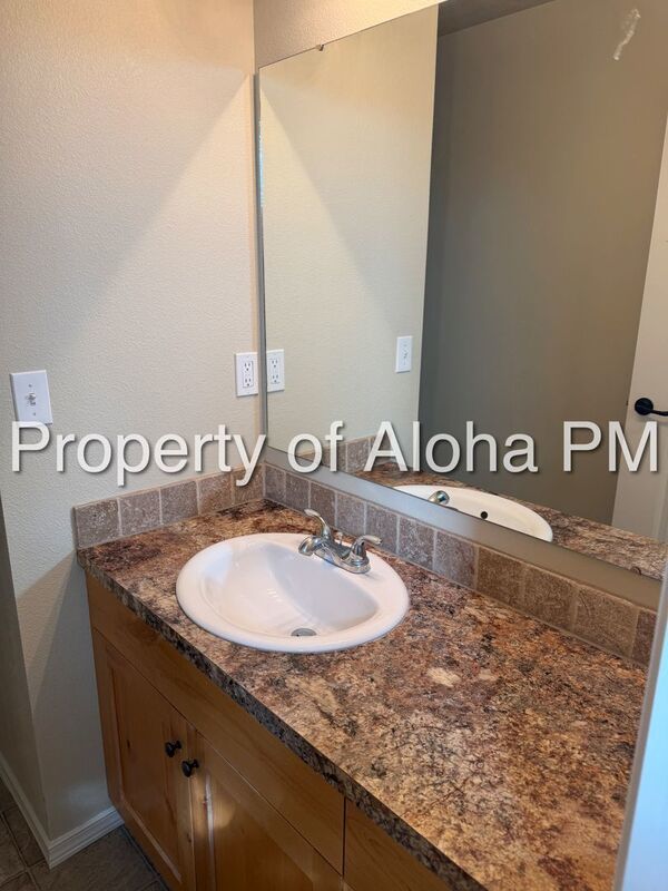 Conveniently located 2 bed 2 bath in Boise! property image