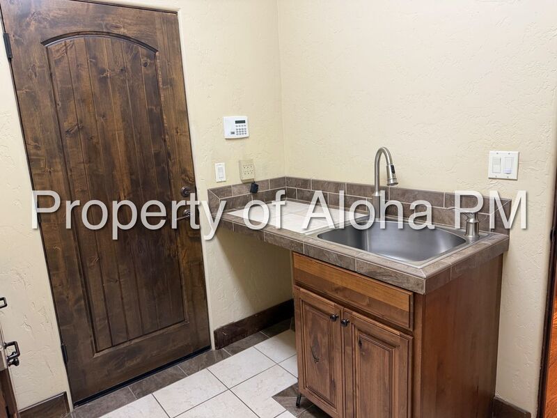 Beautifully Maintained 3-Bedroom Home in Meridian – Comfort, Style & Convenience! property image