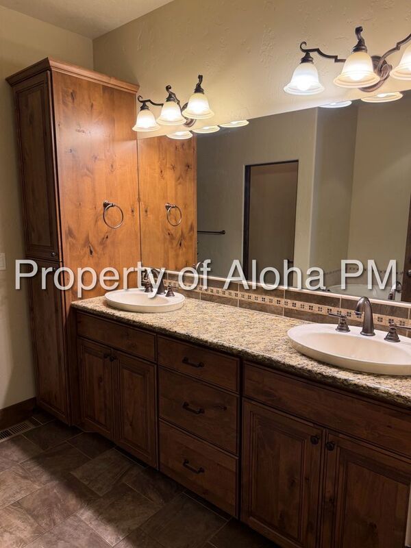 Beautifully Maintained 3-Bedroom Home in Meridian – Comfort, Style & Convenience! property image
