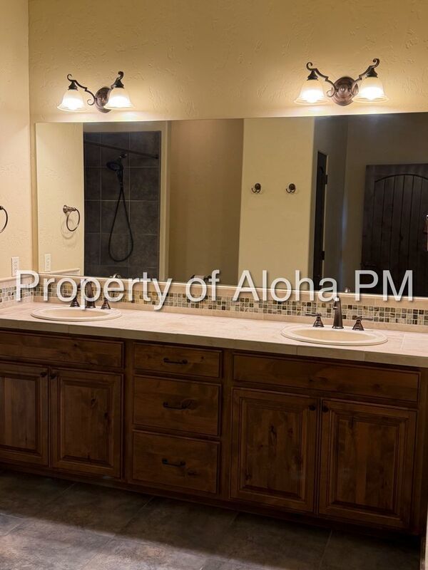 Beautifully Maintained 3-Bedroom Home in Meridian – Comfort, Style & Convenience! property image
